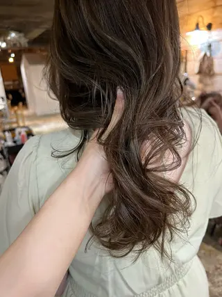 ミディアム カラー ツキノキ ミナのヘアスタイル