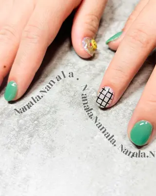 ネイル Nanala. LUNAのネイルデザイン