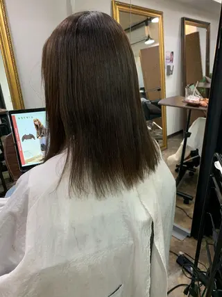 セミロング 渋谷宮益坂 omoのヘアスタイル