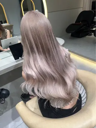 カラー Lond Le'a /ハイトーンカラーのヘアスタイル