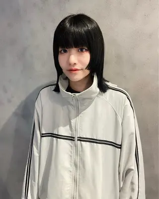 ミディアム カラー 229所属・maki @pullnocのヘアスタイル