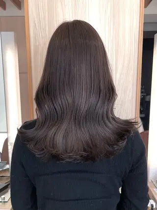 ミディアム カラー 青沼夏未/オリーブ/ 寒色カラーのヘアスタイル