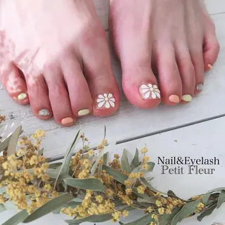 ネイル Petit Fleur所属・青柳 亜梨奈のマツエク・マツパデザイン