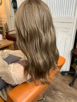 ロング カラー 🔆学生に人気🔆 AEQUITASのヘアスタイル