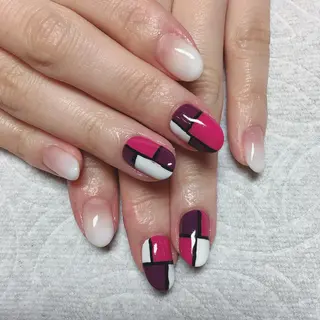 ネイル THECOLORS所属・近貞 莉奈のネイルデザイン