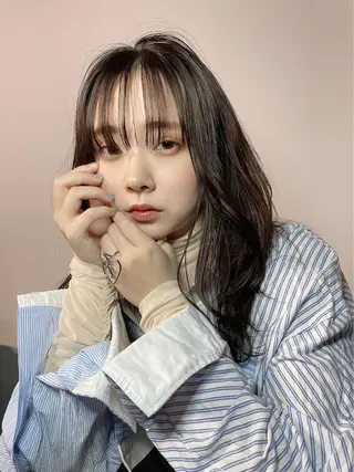 カラー La fith hair ray 札幌店所属・顔まわり/W カラー/リョウのヘアスタイル