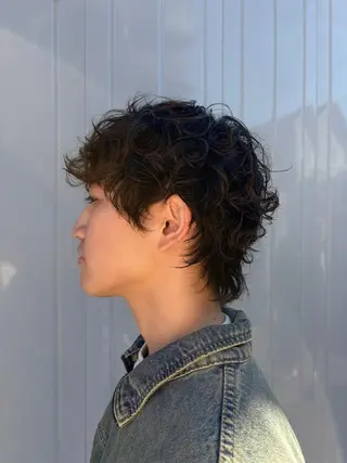 パーマ メンズ assort tokyo所属・Hiyo 海外レイヤーカットのヘアスタイル