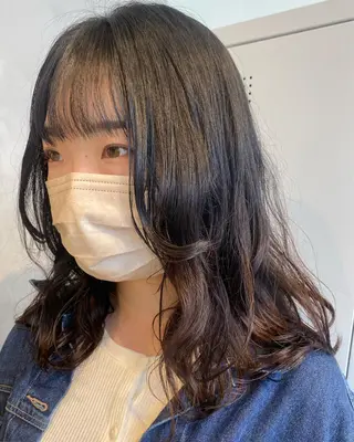 ミディアム パーマ デザインカラー/パー マ🦖外岡咲希🦖のヘアスタイル