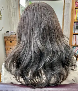 ロング 市川 舞のヘアスタイル