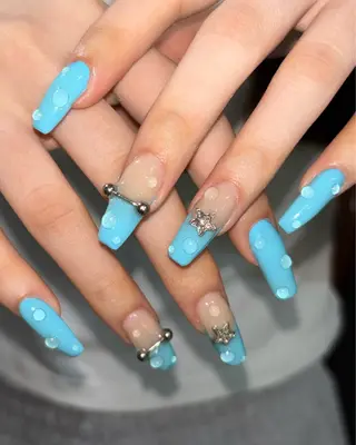 ネイル 🪐富島彩夏 /海外nail🪐のネイルデザイン