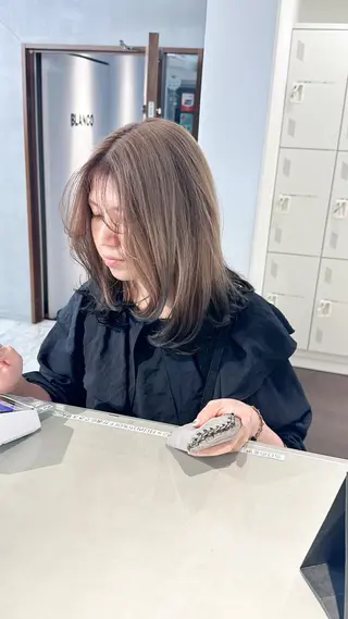 ミディアム 西脇 弥生のヘアスタイル