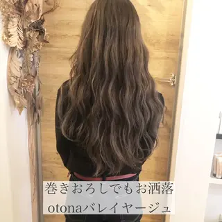 ロング カラー テトネ タカシのヘアスタイル
