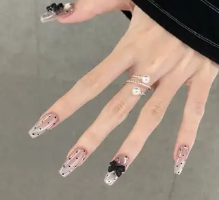 ネイル pink ladyサロン所属・べ にのネイルデザイン