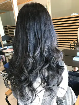 ロング カラー 関口 友行のヘアスタイル