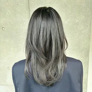 ミディアム 遠藤姫花 𝒂𝒔𝒉草加𓂃のヘアスタイル