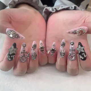 ネイル 💎🐰 saki. m 🐰💎のネイルデザイン