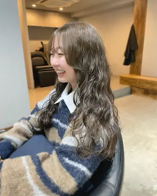 ロング カラー パーマ 【arc】Ruri コテ巻き風パーマのヘアスタイル