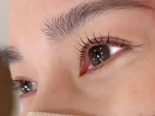 マツエク・マツパ ヘアーライル所属・ヤマモト アリサのマツエク・マツパデザイン