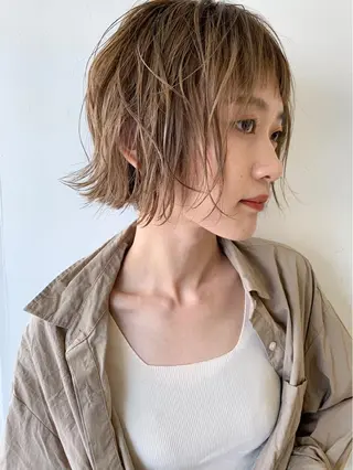 ショート nuu所属・💜ショート💜 ウルフ、ボブ二色亜美のヘアスタイル