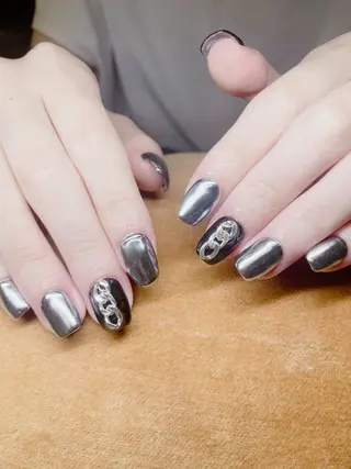 ネイル ECLAT エクラ所属・寺山 千鶴のネイルデザイン