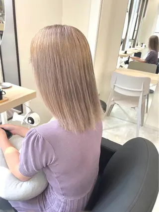 セミロング MINA / 韓国 🇰🇷ハイトーンのヘアスタイル