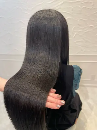 ロング カットカラーモデル -yui -のヘアスタイル