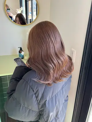 セミロング カラー 本木下朋花/髪質 改善×ダブルカラーのヘアスタイル