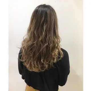 ロング カラー 渋谷ブリーチカラー 韓国ヘアyuikoのヘアスタイル