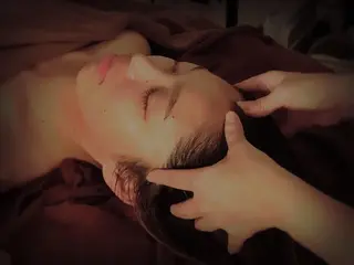 【PourVous】 AYUMIのネイルデザイン