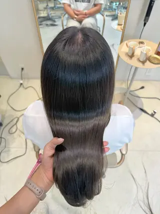 ロング 🎀やわらかカラー/ 艶カラー/よこやまのヘアスタイル