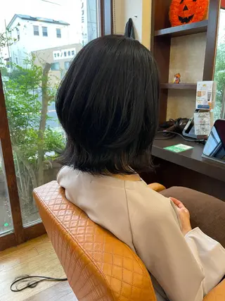 ミディアム 川元 汐音のヘアスタイル