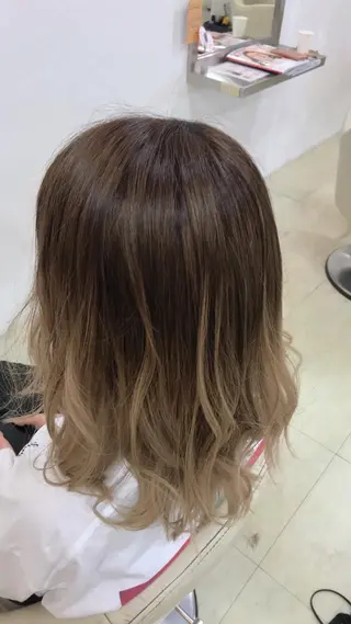 ミディアム 浅岡 のどかのヘアスタイル