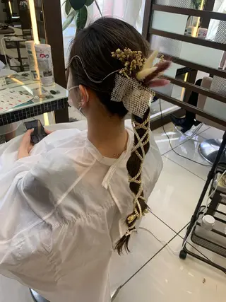 ロング カラー ヘアアレンジ 羽エクステ🩷 🤍まき🤍のヘアスタイル