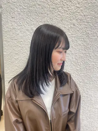 セミロング 透明感ワンカラー🎀 レイヤー/AOのヘアスタイル