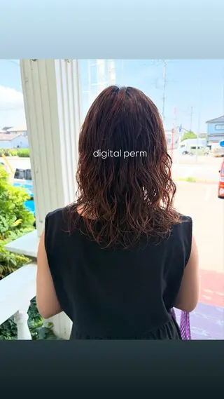 セミロング カラー 江原 彩華のヘアスタイル