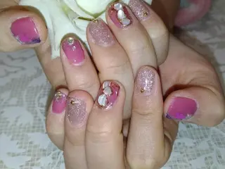 ネイル エステとネイル ローズコンフォートのネイルデザイン