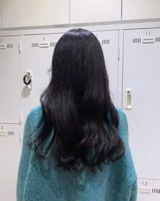 ロング カラー 𝐲𝐮𝐮𝐦𝐢 エクステ/ 艶カラーのヘアスタイル