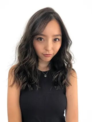 セミロング salowin 原宿 aroa所属・韓国／ハッシュカット ／透明感カラー／金野のヘアスタイル