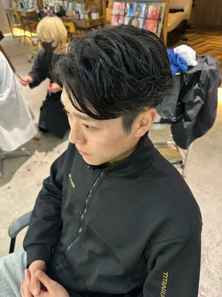 ショート パーマ メンズ 溜 一太のヘアスタイル