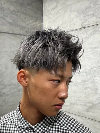 カラー メンズ フェザーパーマメンズ ツイスパ京都駅前のヘアスタイル