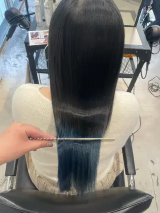 ミディアム カラー HIKARI🐈⬛ レイヤー×デザインのヘアスタイル