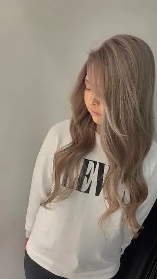 セミロング カラー ヘアアレンジ 🔥ハイトーンカラー ギャルNAOKI🔥のヘアスタイル