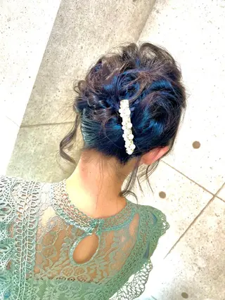 ヘアアレンジ 韓国風/小顔レイヤー /艶カラーのヘアスタイル