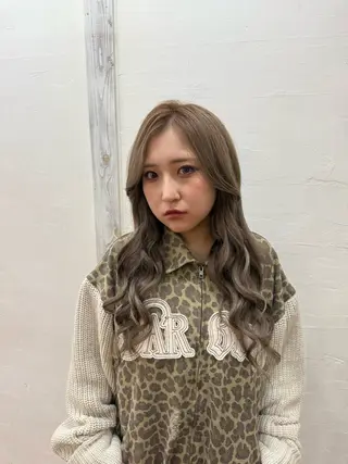 ロング カラー 𝙃𝘼𝙍𝙐🎀 韓国×エクステのヘアスタイル