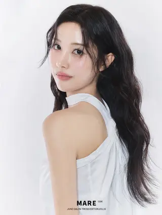 ロング カラー パーマ 韓国JUNOヘア narumi‎🤍のヘアスタイル