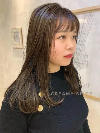 セミロング カラー 吉原 由菜のヘアスタイル