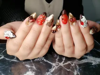 ミディアム ネイル クロキ 。のネイルデザイン