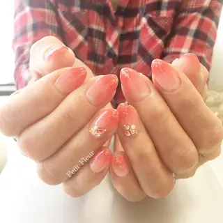 ネイル Petit Fleur所属・青柳 亜梨奈のマツエク・マツパデザイン