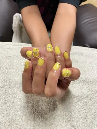 ネイル MIMI RUSH 安城 jubilee店所属・鍋田 彩歌のマツエク・マツパデザイン