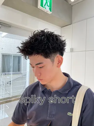 ショート パーマ ヘアアレンジ メンズ 艶髪✨寒色カラー✨ 翁長孝輔のヘアスタイル
